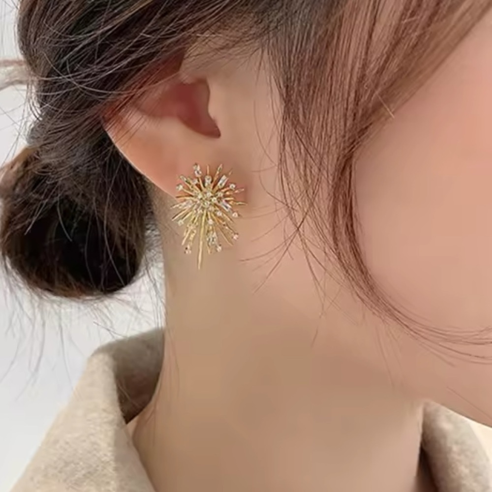 ❤️ gold/ silver CZ ABSTRACT starburst earrings, cubic zirconia statement jewelry - Picture 5 of 5